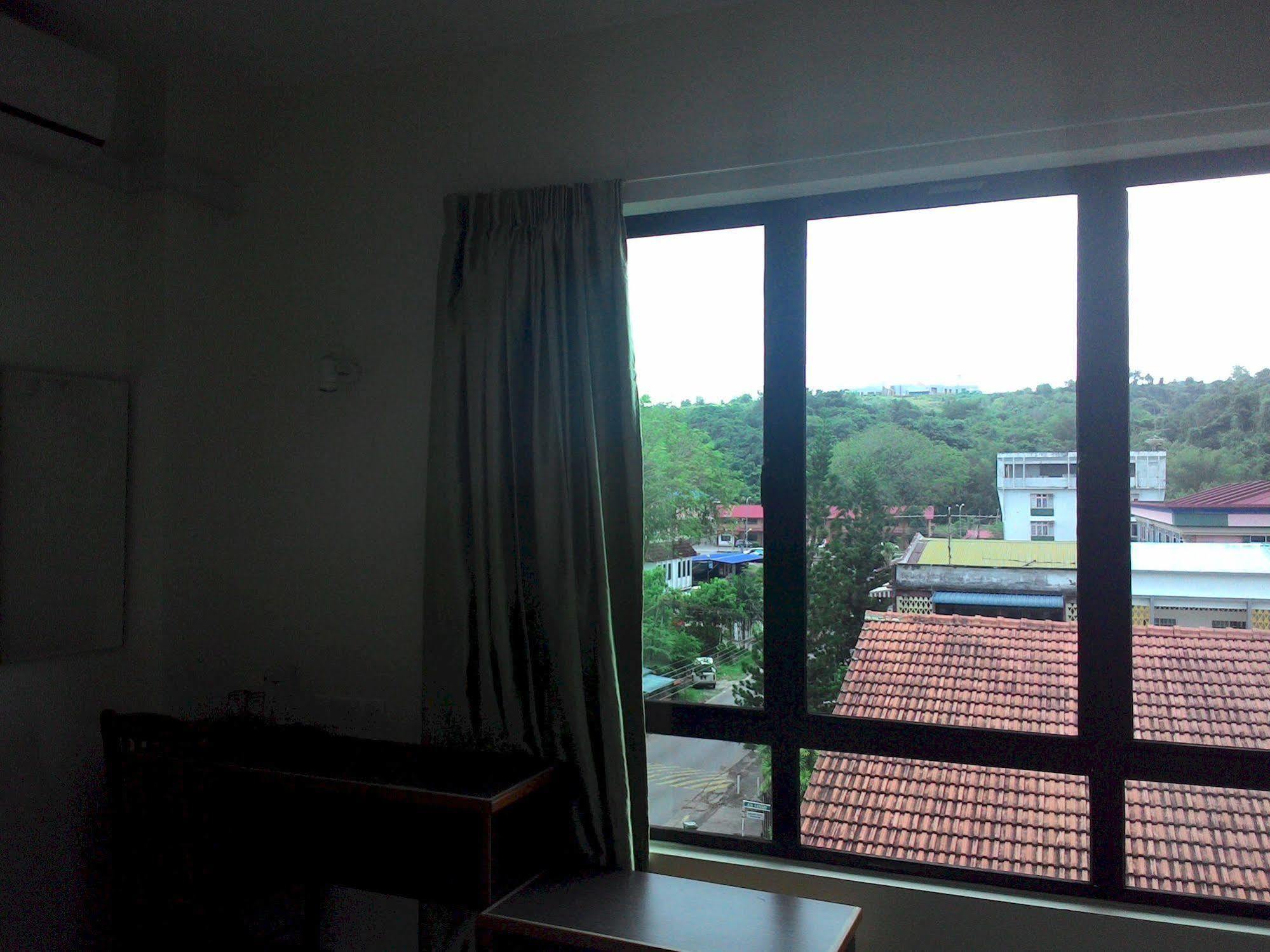 101 Hotel Miri Exterior foto