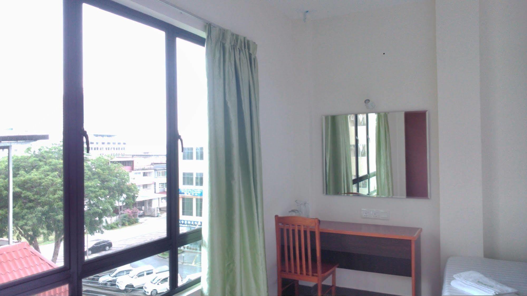 101 Hotel Miri Exterior foto